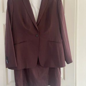 Hugo Boss Jabina Virgin Wool Suit Size 12
